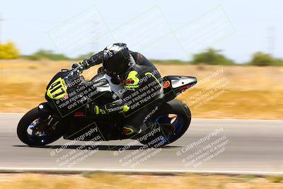 media/Apr-30-2023-CRA (Sun) [[020fcf5d43]]/Race 3-1000 Amateur Supersport/